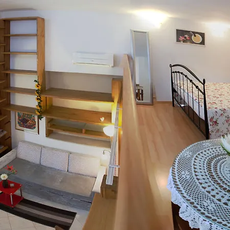 Apartment Kamenita *