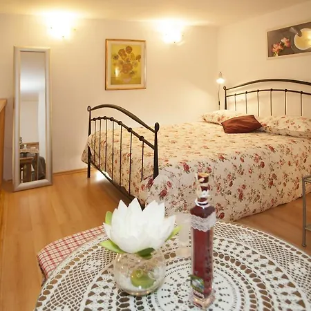 Apartment Kamenita Split